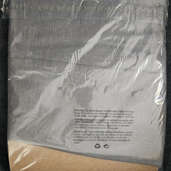 Size 6 Petite Alfred Dunner Classic Pull-On Straight-Leg Pants in Grey - Picture 4 of 5